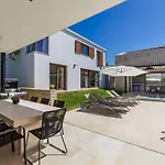 فيلة Terra Rossa By Interhome *